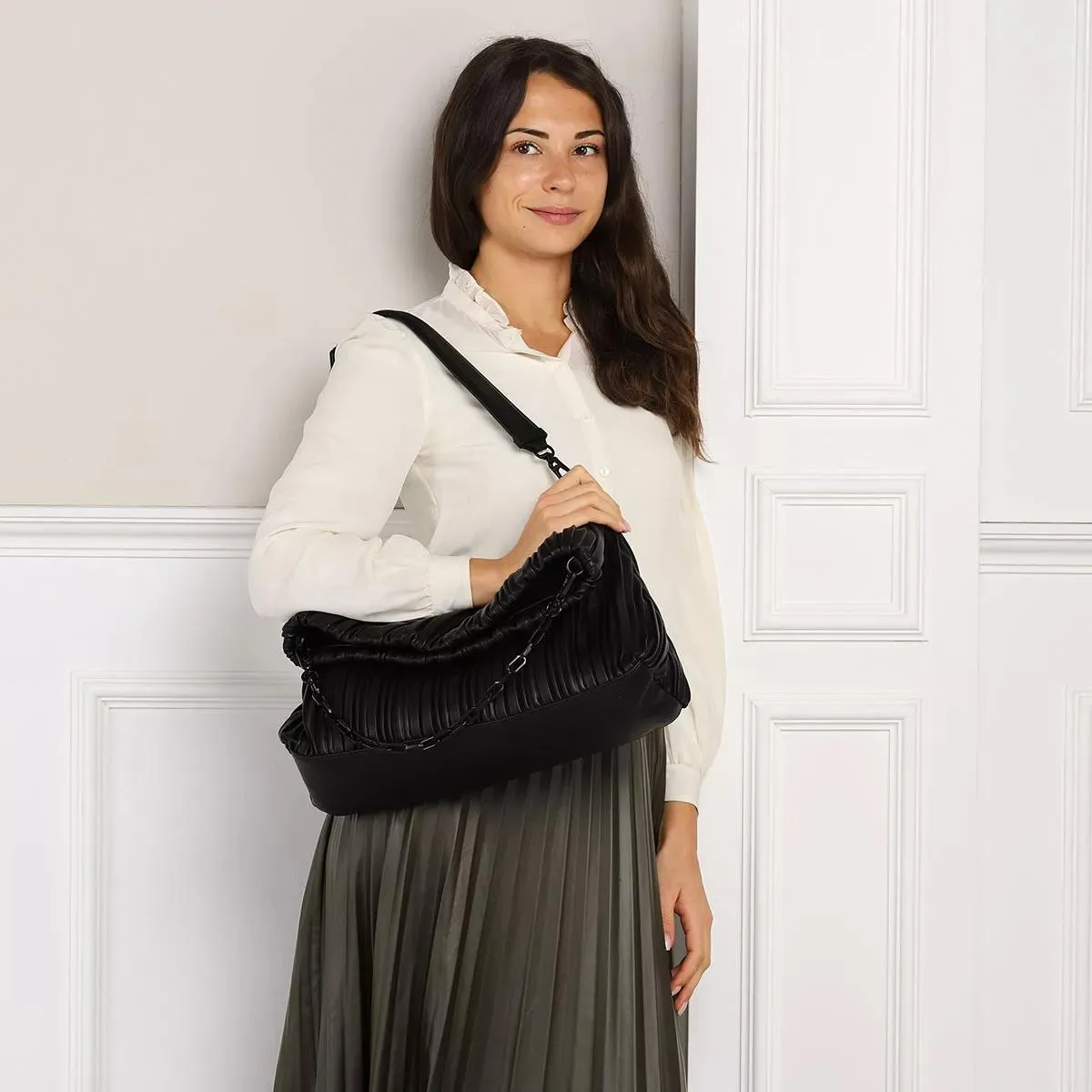   Karl Lagerfeld  K/Kushion Folded Tote A999 Black  Tote 