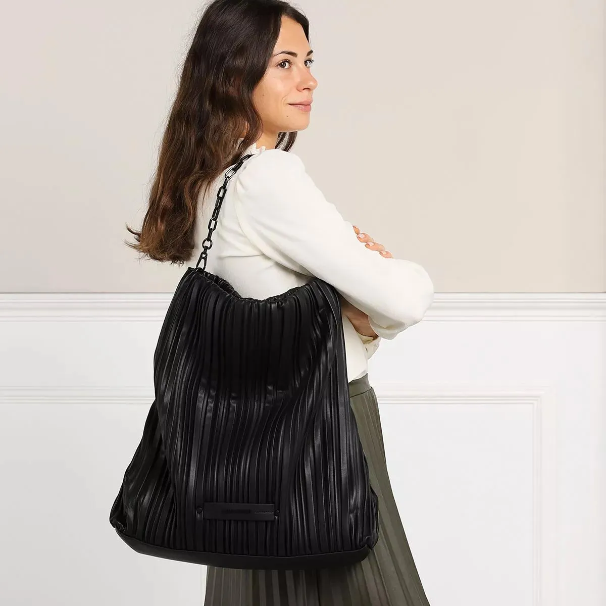   Karl Lagerfeld  K/Kushion Folded Tote A999 Black  Tote 